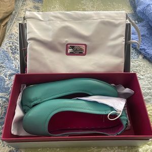 Brand New Aqua Flats